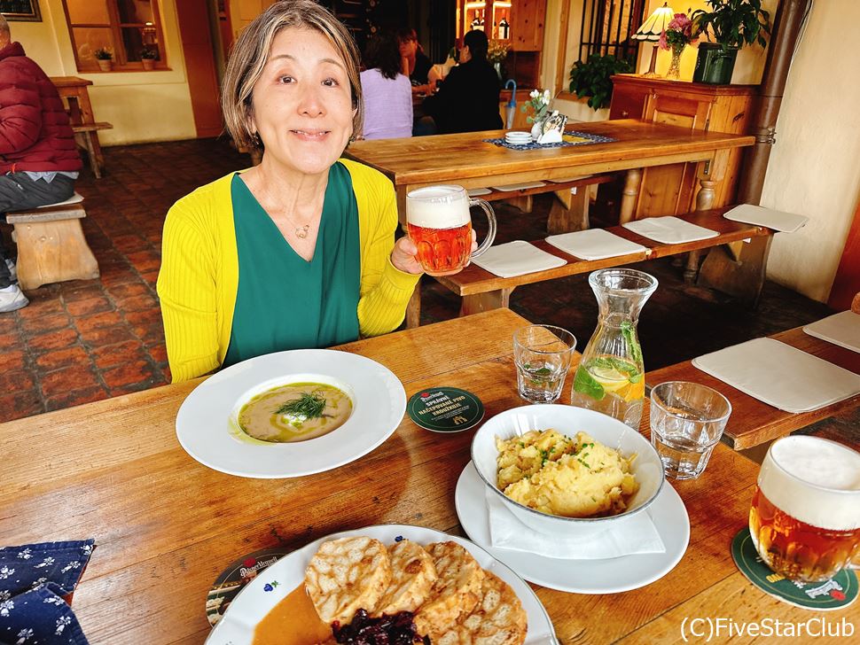 ビールも飲んで美味しいランチタイム